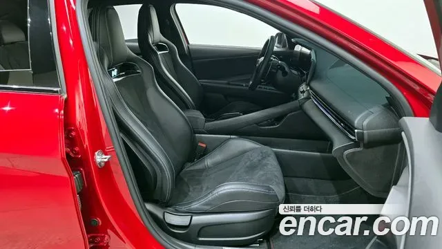 Hyundai AVANTE - фото 1