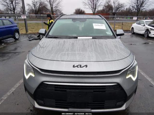 Kia Niro - фото 1