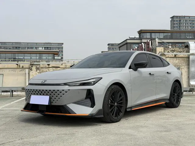 Changan UNI-V - фото 1