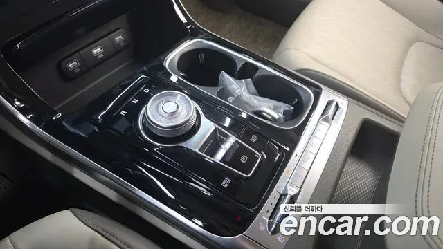 Kia Canival - фото 1