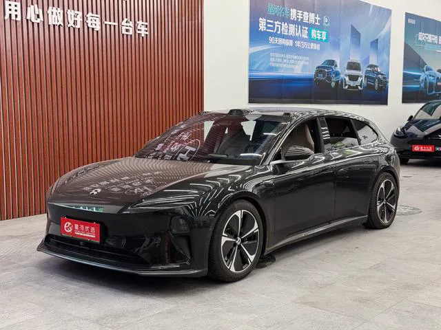 NIO NIO ET5T - фото 1