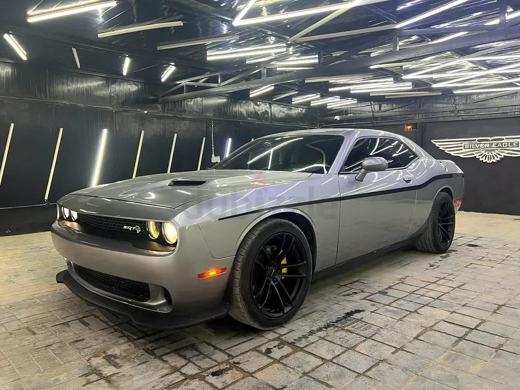 Dodge Challenger - фото 1