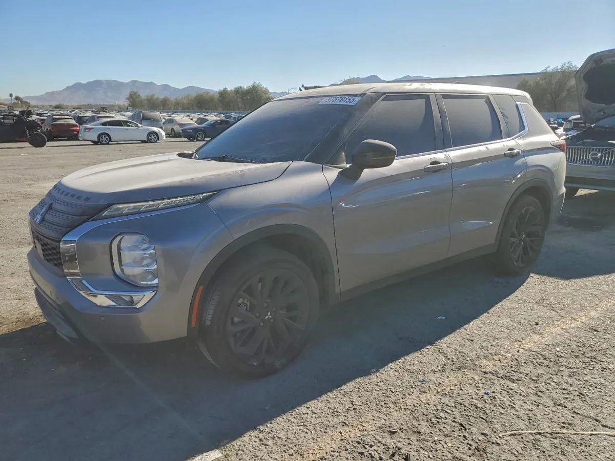 MITSUBISHI OUTLANDER - фото 1