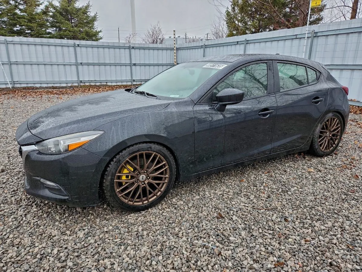 MAZDA 3 - фото 1