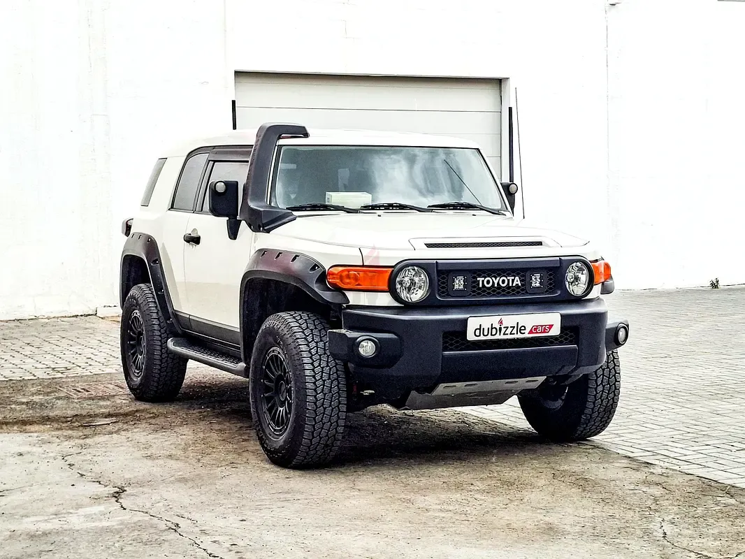 Toyota FJ Cruiser - фото 1