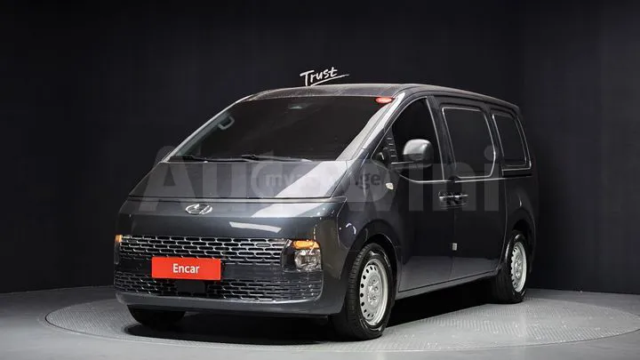 Hyundai Staria - фото 1