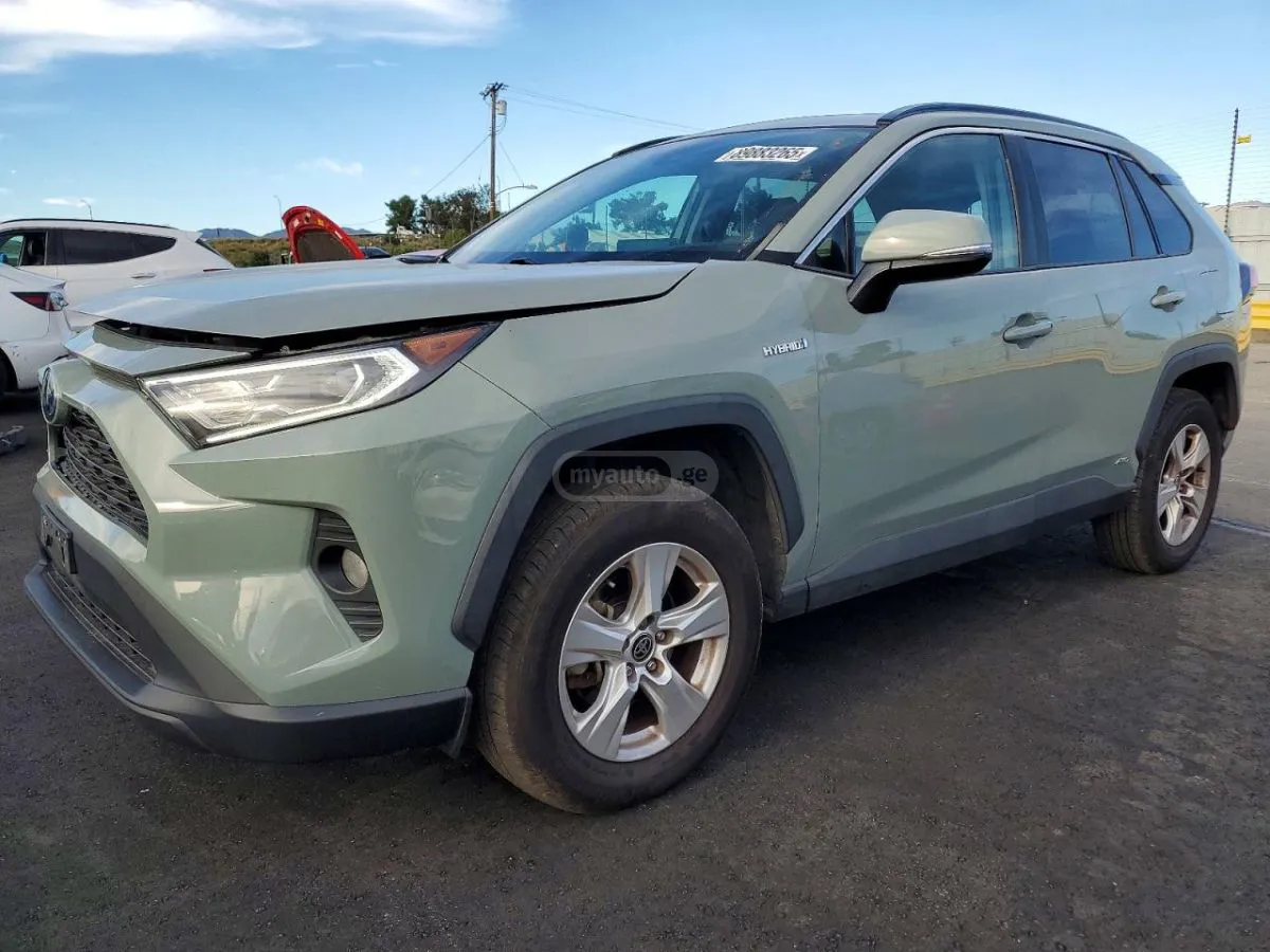 Toyota RAV 4 - фото 1