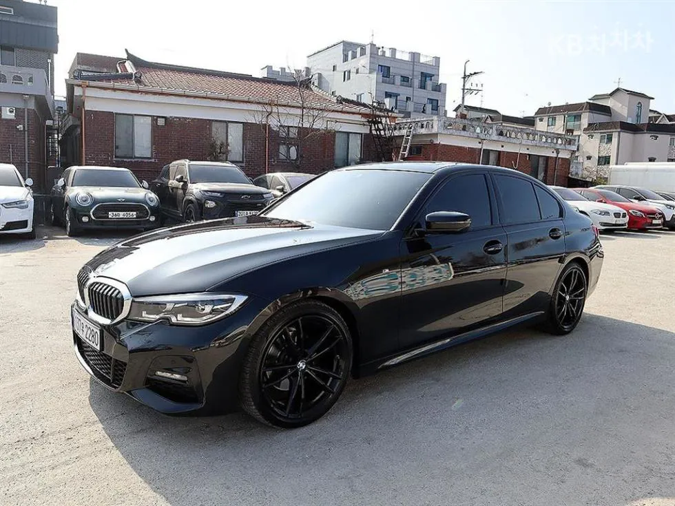 BMW 3시리즈 (G20) 320i M Sport Black Suit Edition - фото 1