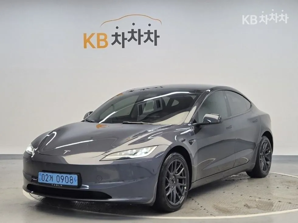 Tesla Model 3 Long Range - фото 1