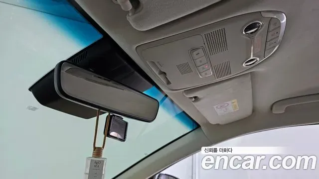 Hyundai Grandeur - фото 1