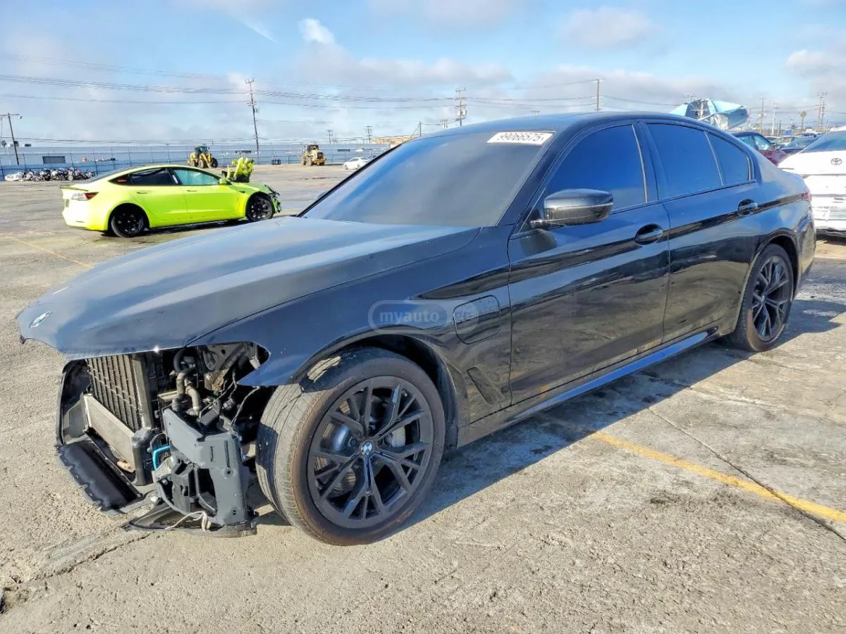 BMW 530 - фото 1