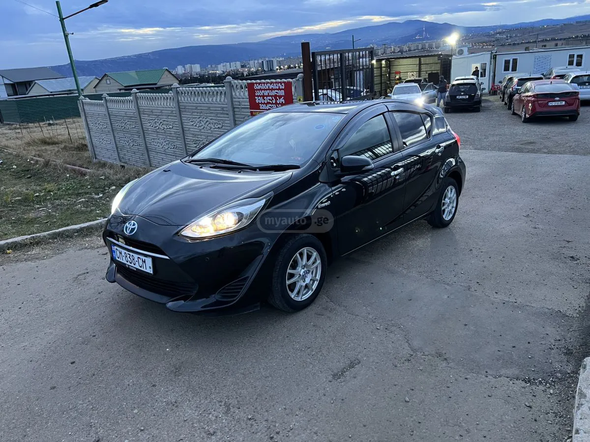 Toyota Aqua - фото 1