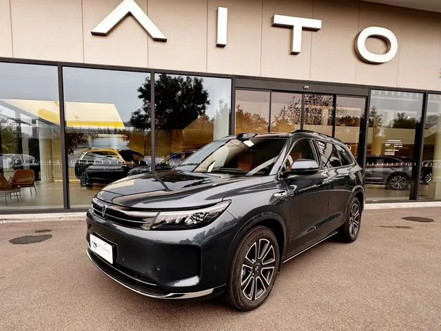 AITO M7 - фото 1