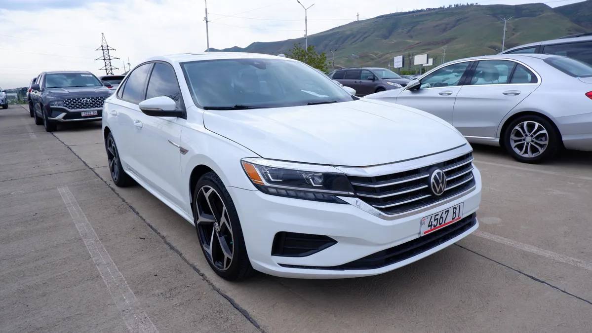 Volkswagen Passat - фото 1