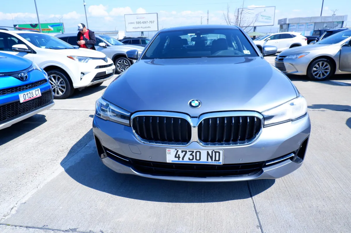 BMW 530 - фото 1