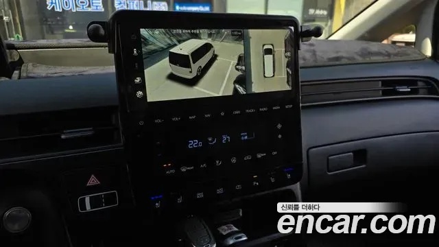 Hyundai Staria - фото 1