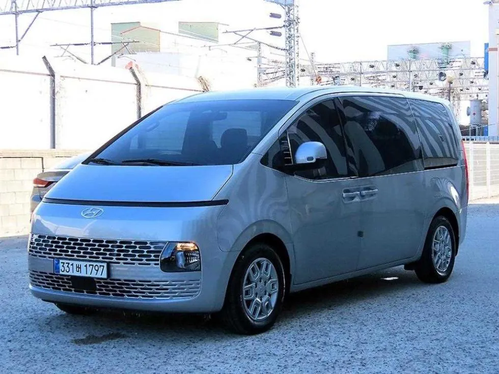 Hyundai 스타리아 2.2 투어러 9 모던 - фото 1