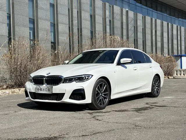 BMW 3 Series - фото 1