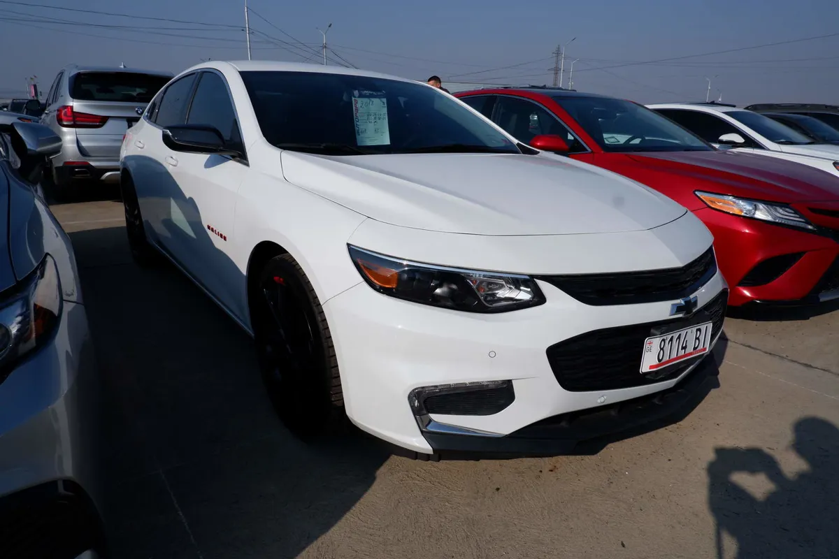 Chevrolet Malibu - фото 1