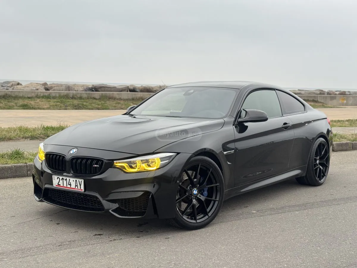 BMW M4 - фото 1