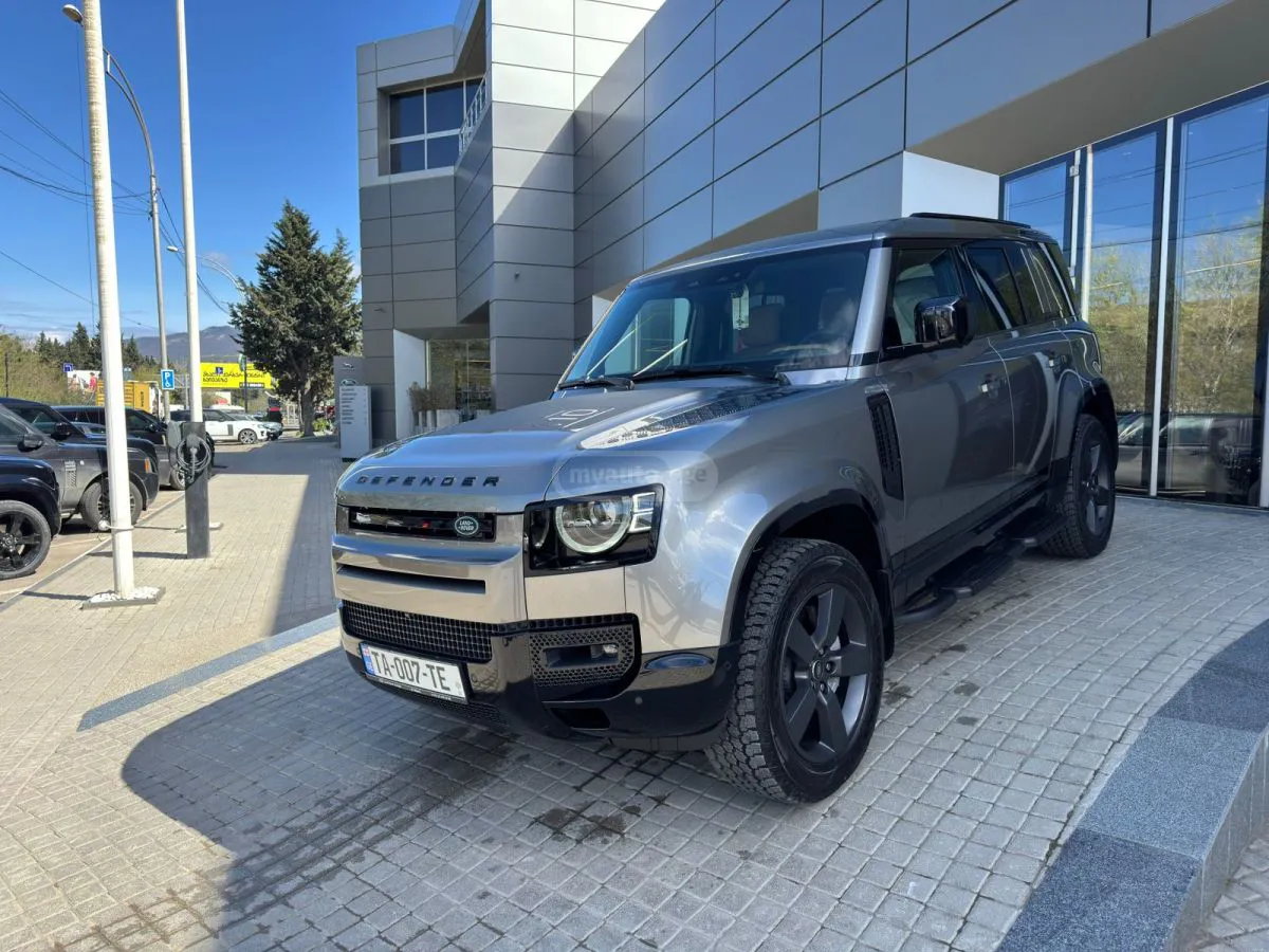 Land Rover Defender 110 - фото 1