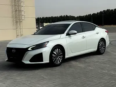 Nissan Altima - фото 1