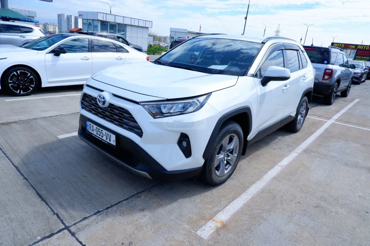 Toyota RAV 4 - фото 1