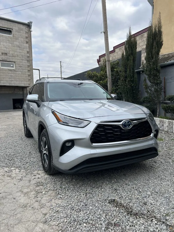 Toyota Highlander - фото 1