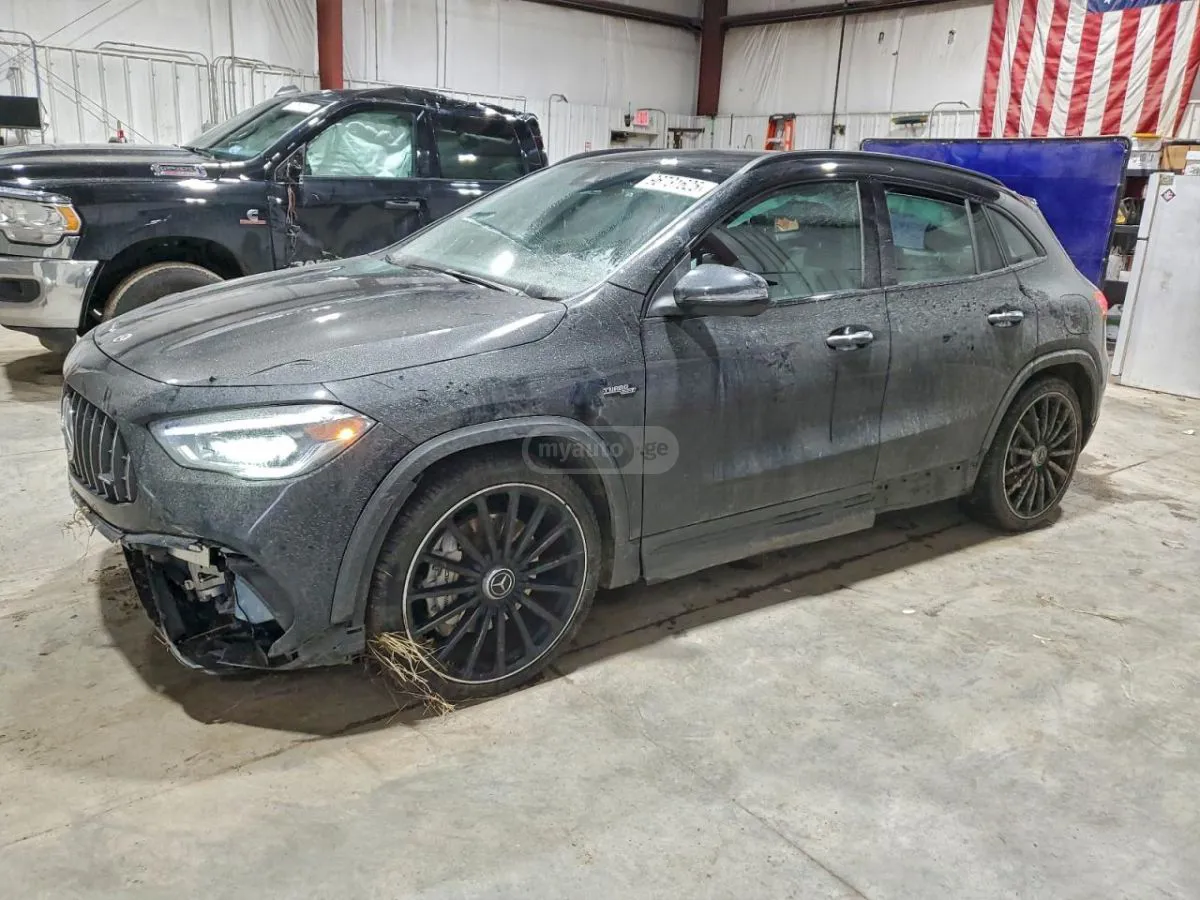 Mercedes-Benz GLA 350 - фото 1