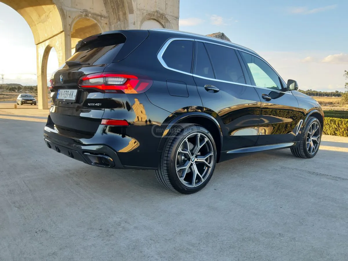 BMW X5 - фото 1