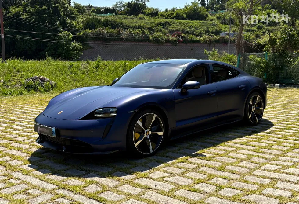 Porsche Taycan Turbo S - фото 1