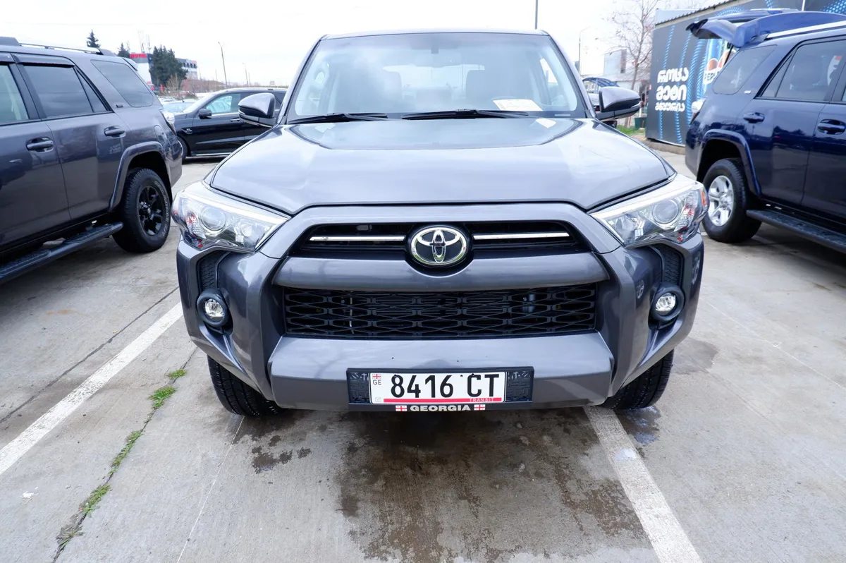 Toyota 4runner - фото 1