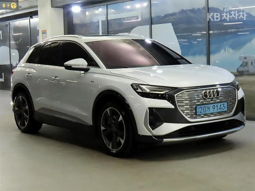 Audi Q4 e-tron 40 Premium - фото 1