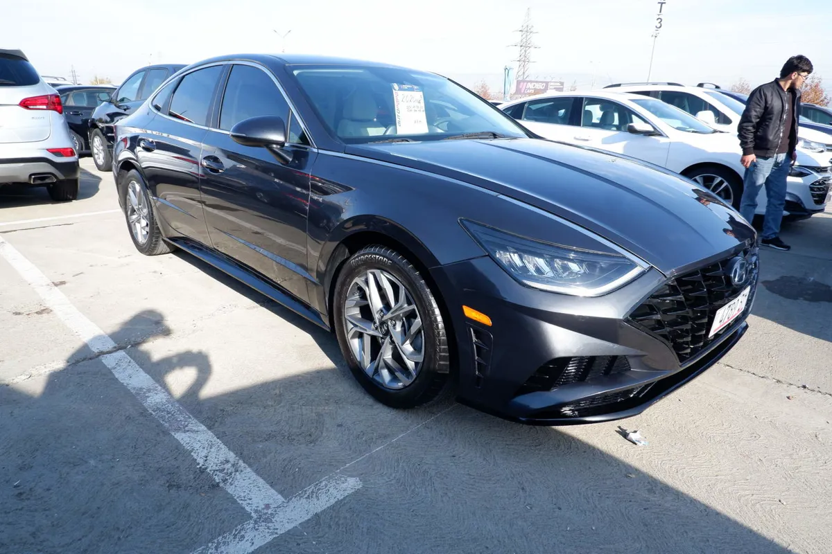 Hyundai Sonata - фото 1