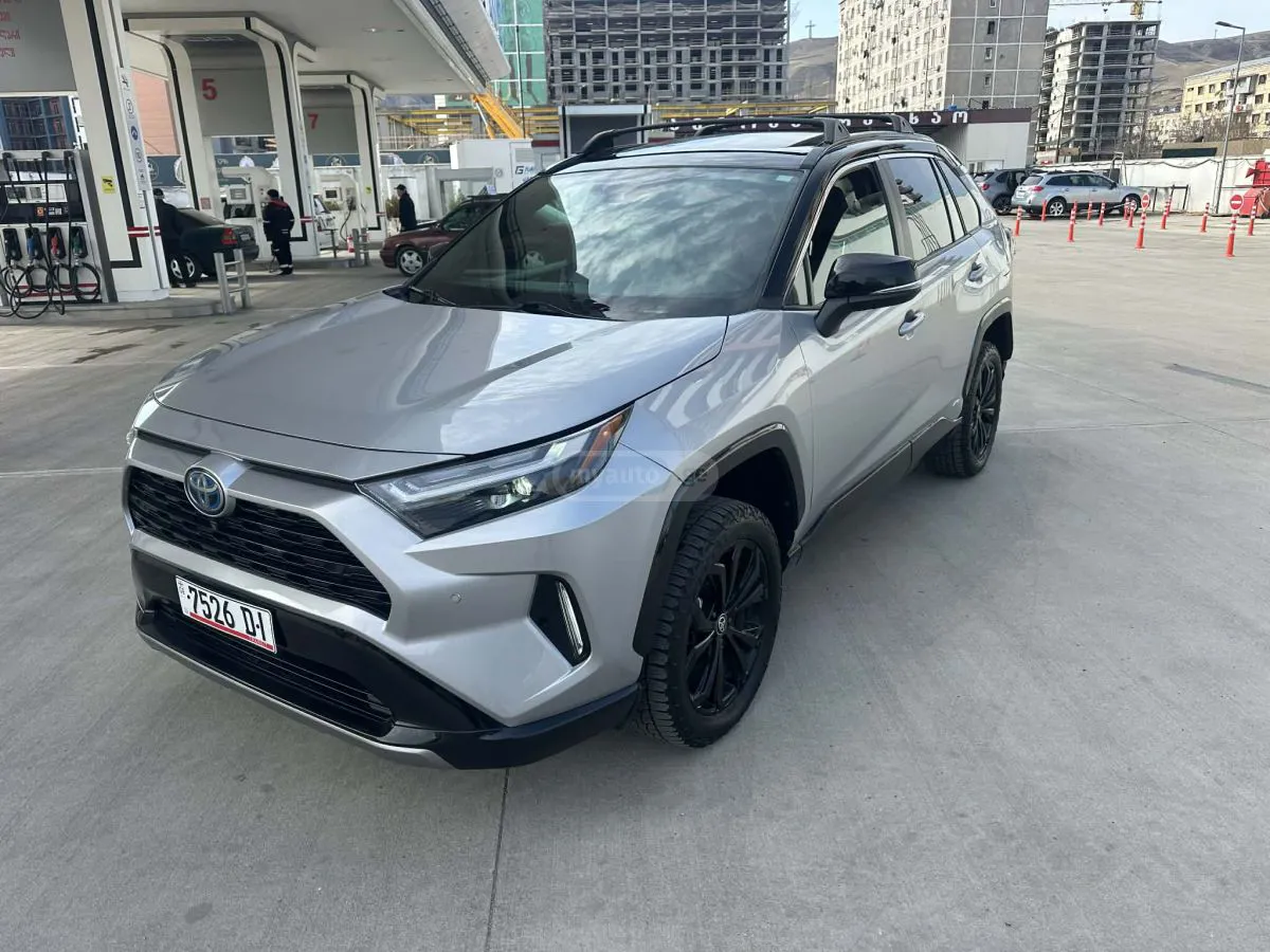 Toyota RAV 4 - фото 1