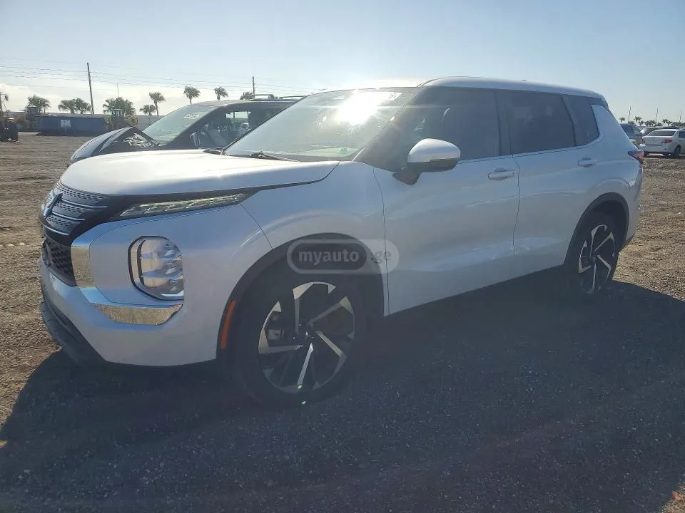 Mitsubishi Outlander - фото 1