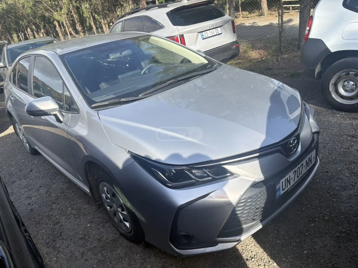 Toyota Corolla - фото 1