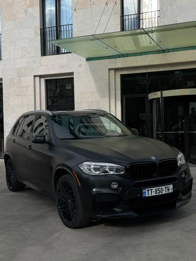 BMW X5 - фото 1