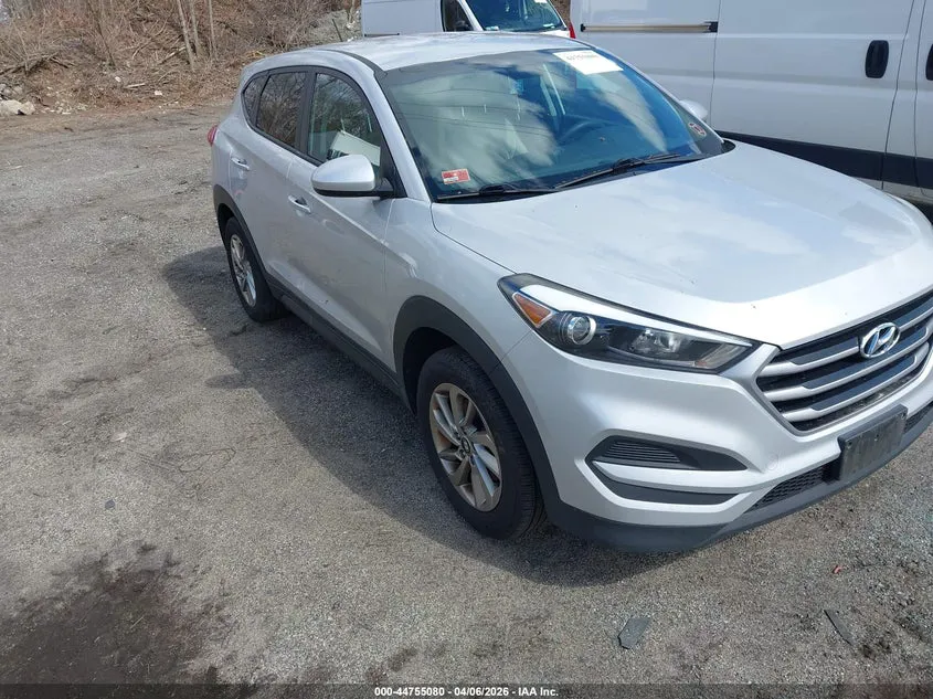 HYUNDAI TUCSON SE - фото 1