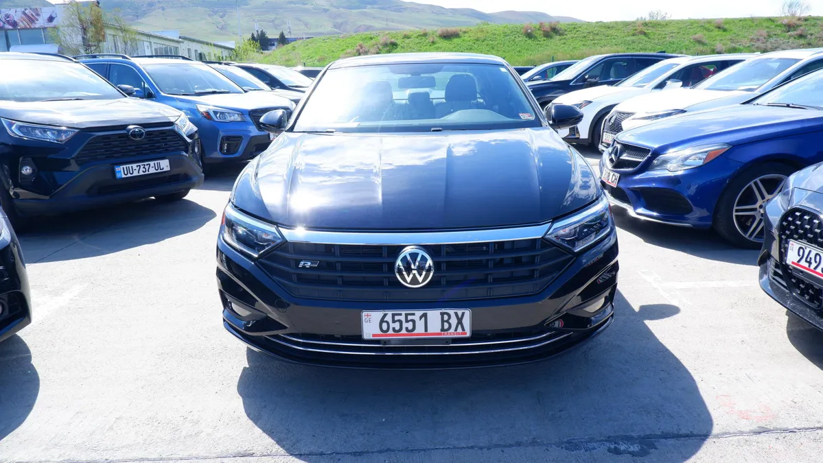 Volkswagen Jetta - фото 1