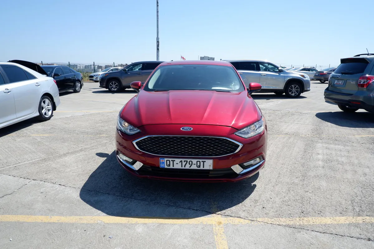 Ford Fusion - фото 1