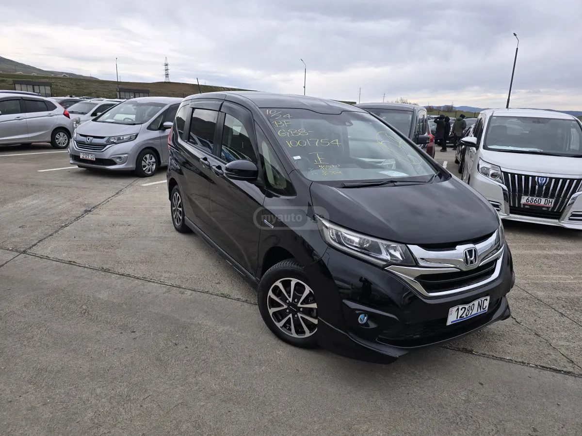 Honda Freed - фото 1