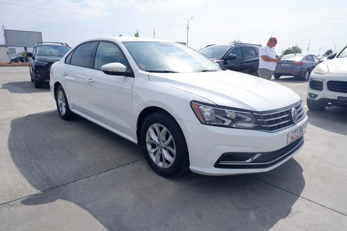 Volkswagen Passat - фото 1