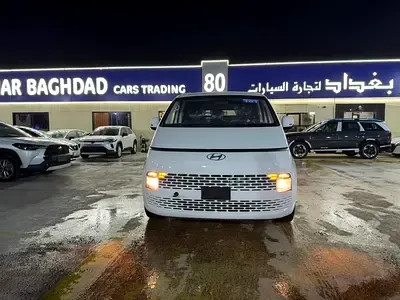 Hyundai Staria - фото 1