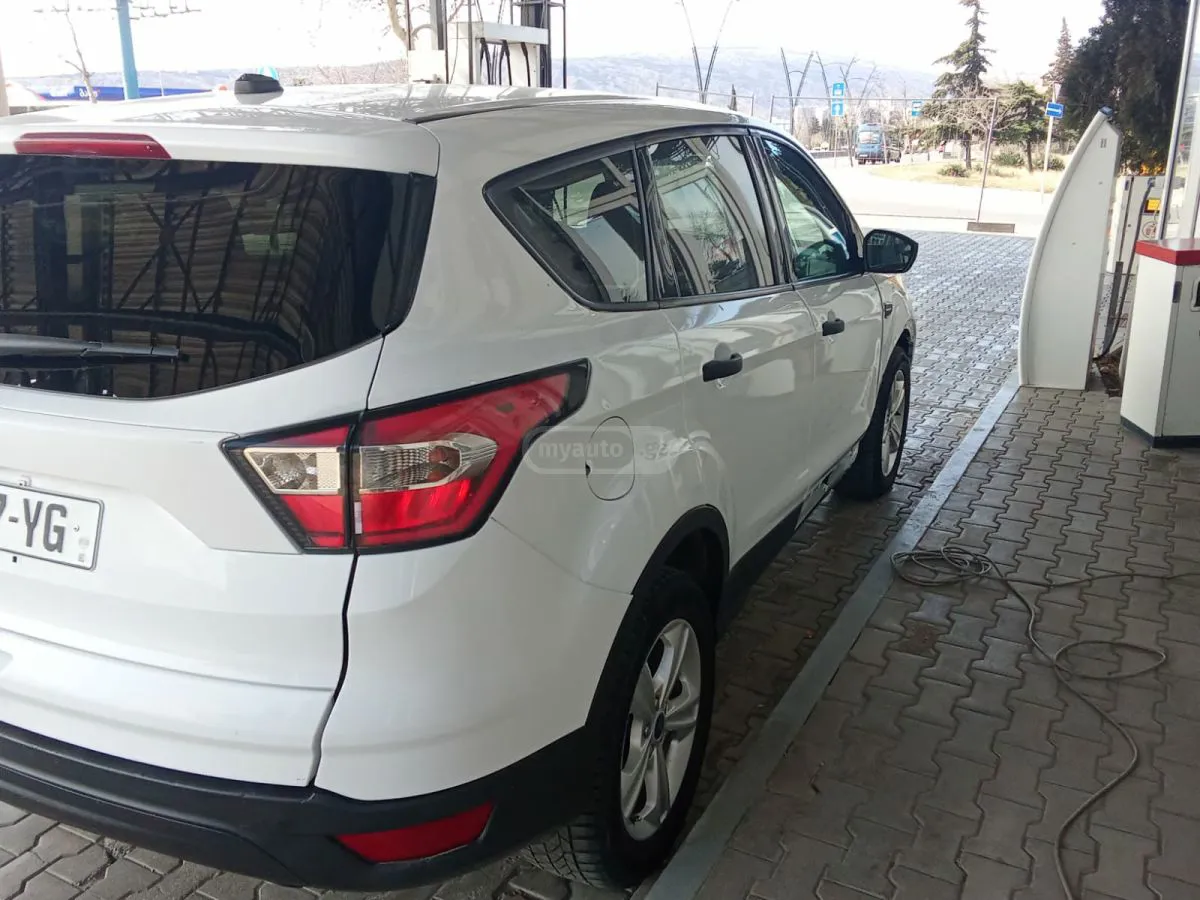 Ford Escape - фото 1