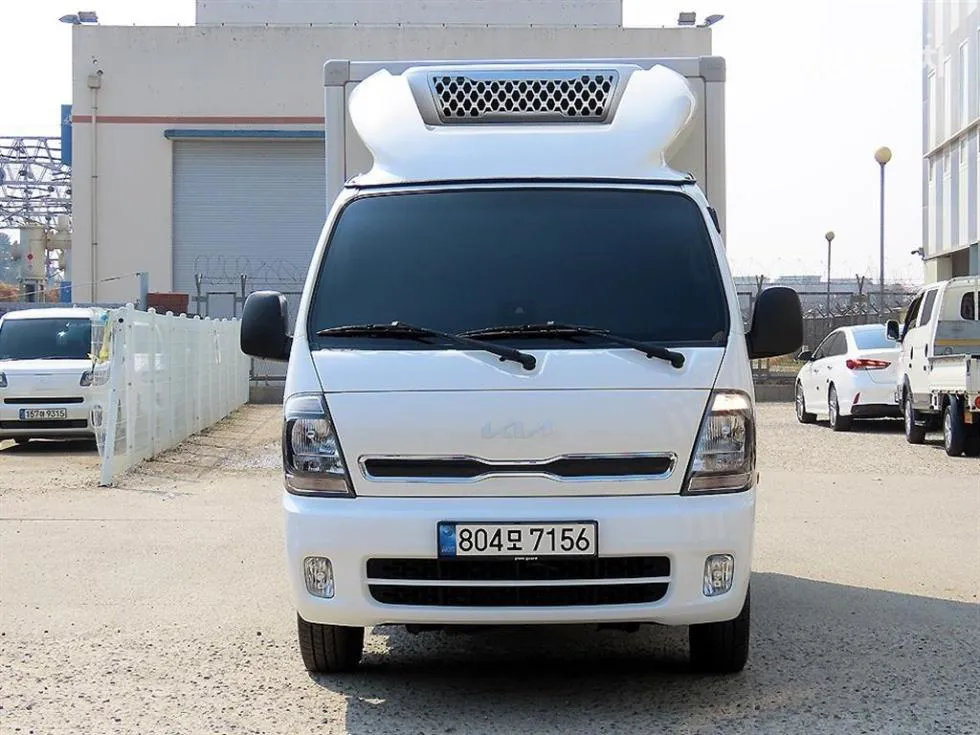 Kia 더 뉴 봉고3 냉장탑차 1톤 표준형 킹캡 초장축 L - фото 1