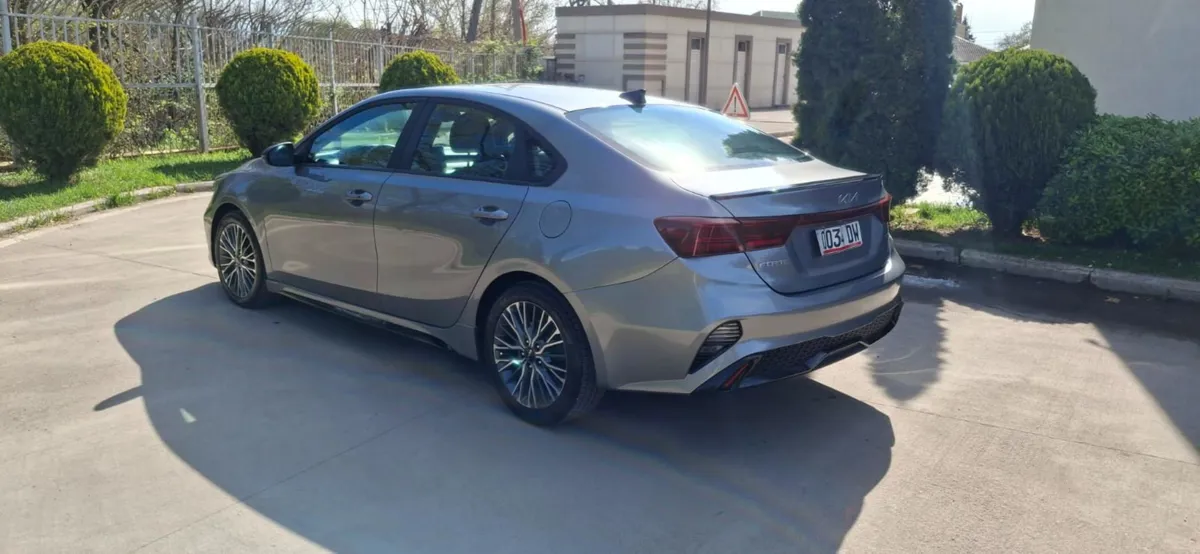 Kia Forte - фото 1