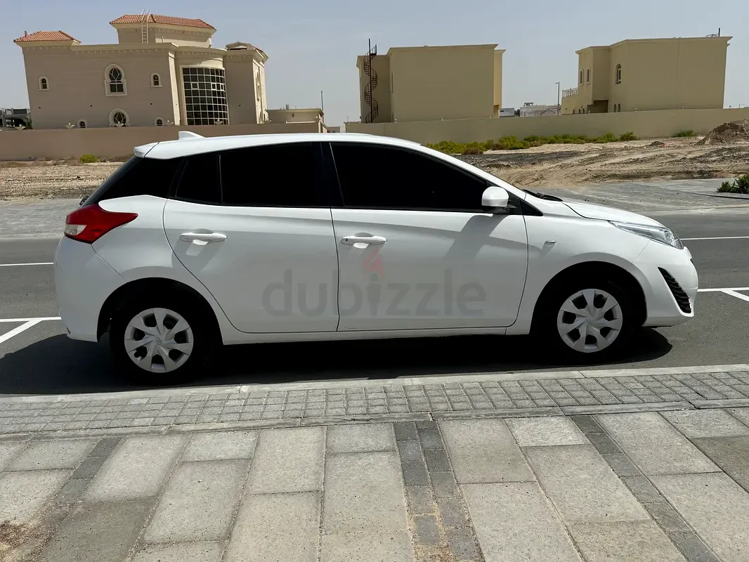 Toyota Yaris - фото 1