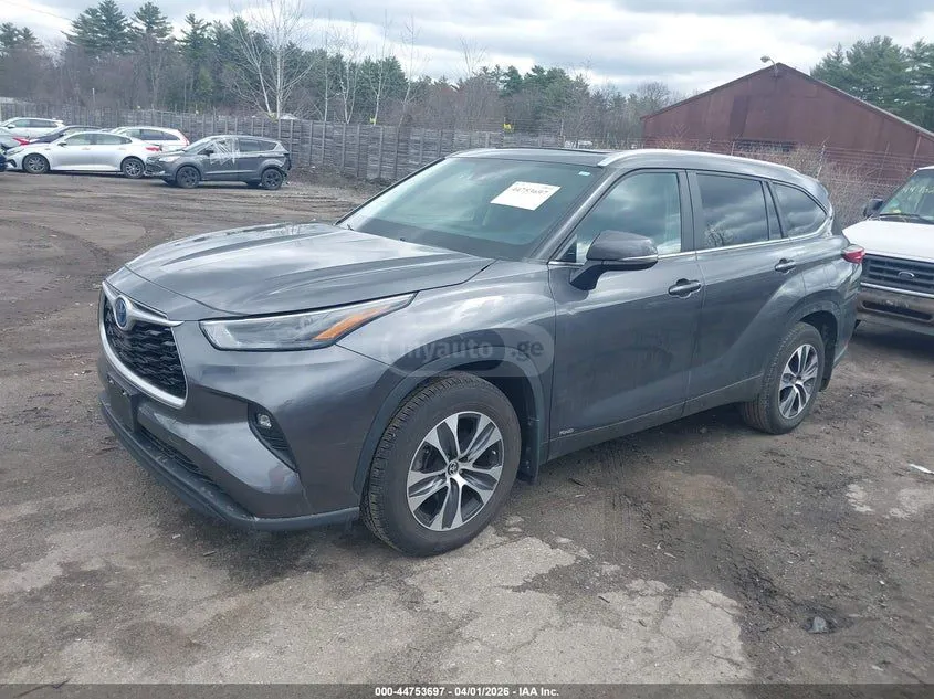 Toyota Highlander - фото 1