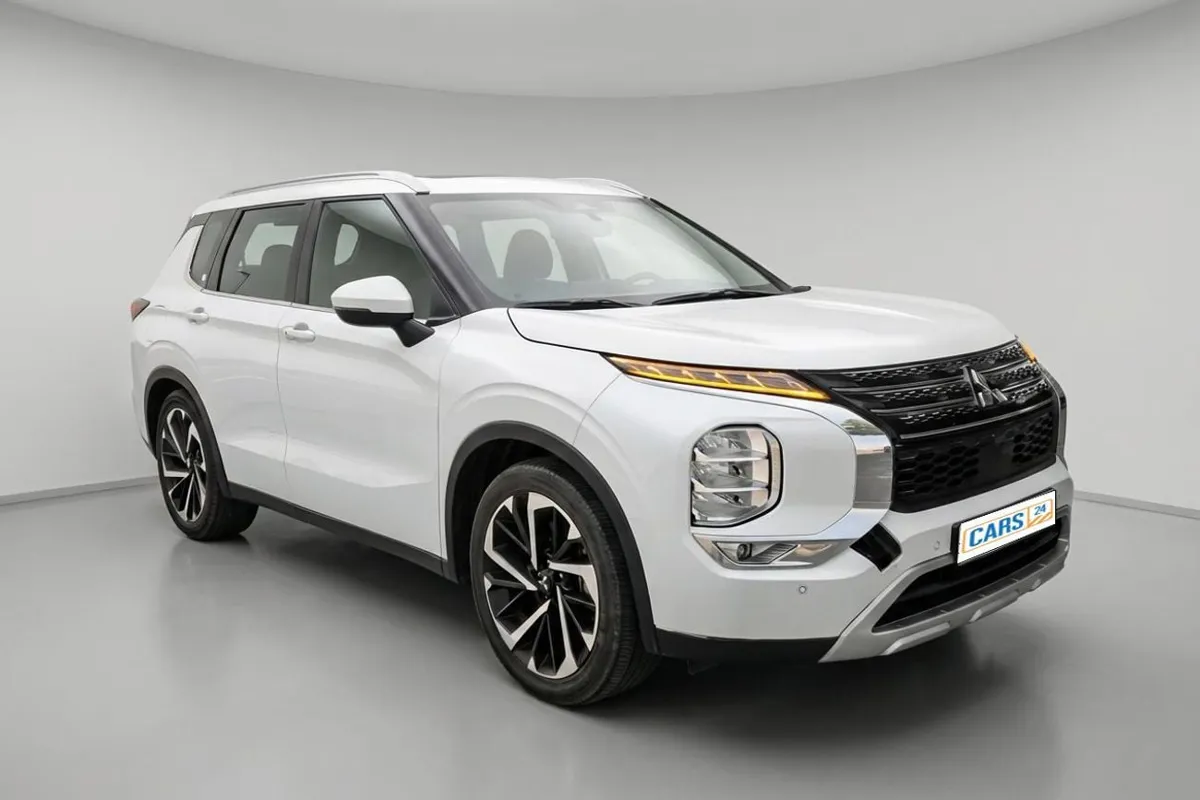 Mitsubishi Outlander - фото 1